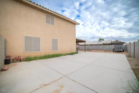 Exterior - 6273 E 40 Pl, Yuma, AZ 85365 photo 6 of 9