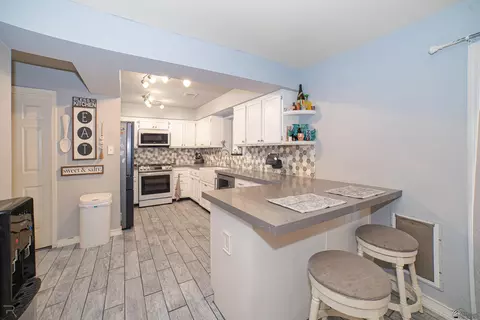 Kitchen - 6273 E 40 Pl, Yuma, AZ 85365 photo 1 of 4