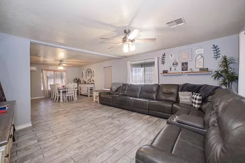 Living - 6273 E 40 Pl, Yuma, AZ 85365 photo 2 of 2