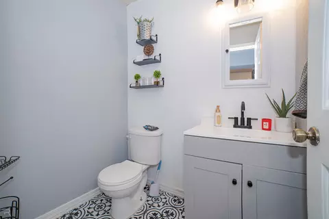 Bath - 6273 E 40 Pl, Yuma, AZ 85365 photo 1 of 3