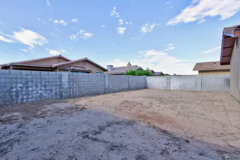 Exterior - 7124 E 37 St, Yuma, AZ 85365 photo 4 of 6