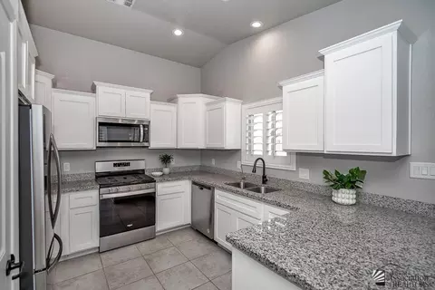 Kitchen - 11522 E 33 Ln, Yuma, AZ 85367 photo 1 of 5