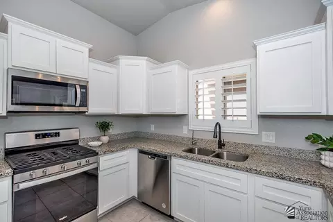 Kitchen - 11522 E 33 Ln, Yuma, AZ 85367 photo 2 of 5