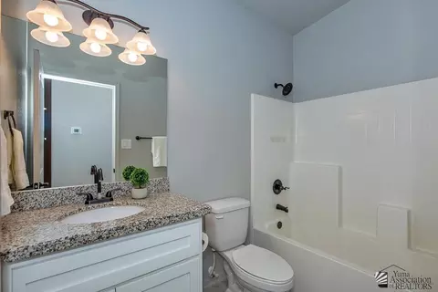 Bath - 11522 E 33 Ln, Yuma, AZ 85367 photo 3 of 4