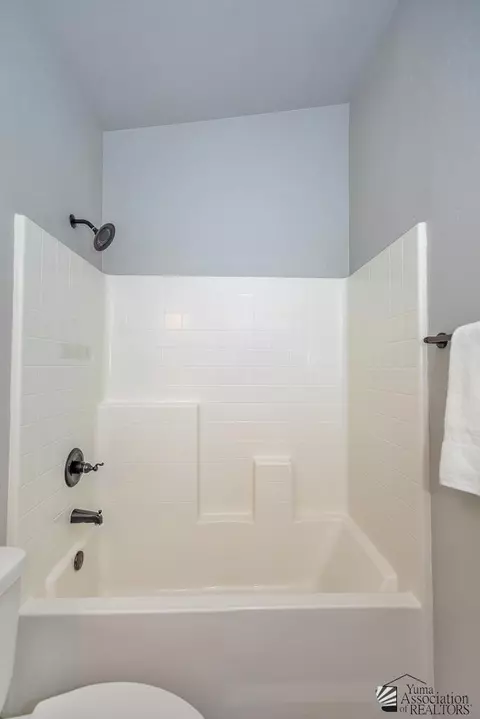 Bath - 11522 E 33 Ln, Yuma, AZ 85367 photo 4 of 4