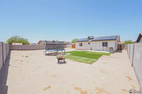Exterior - 8927 E 39 St, Yuma, AZ 85365 photo 5 of 9