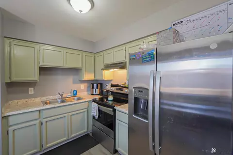 Kitchen - 8927 E 39 St, Yuma, AZ 85365 photo 2 of 2