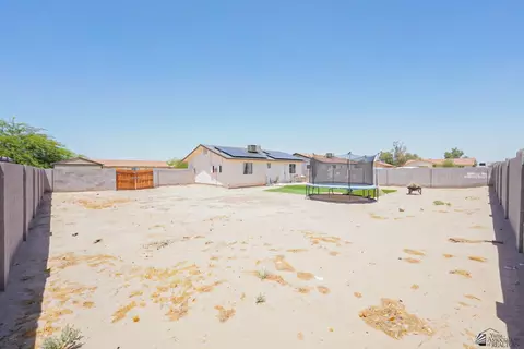 Exterior - 8927 E 39 St, Yuma, AZ 85365 photo 6 of 9