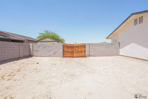 Exterior - 8927 E 39 St, Yuma, AZ 85365 photo 7 of 9
