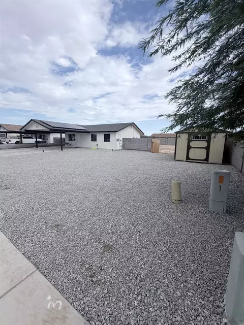 Exterior - 8927 E 39 St, Yuma, AZ 85365 photo 4 of 9