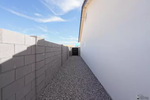 Exterior - 10837 E 46 Pl, Yuma, AZ 85367 photo 4 of 4