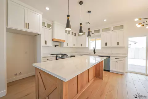 Kitchen - 10837 E 46 Pl, Yuma, AZ 85367 photo 1 of 4