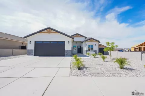Exterior - 10837 E 46 Pl, Yuma, AZ 85367 photo 2 of 4