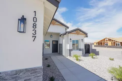 Exterior - 10837 E 46 Pl, Yuma, AZ 85367 photo 3 of 4