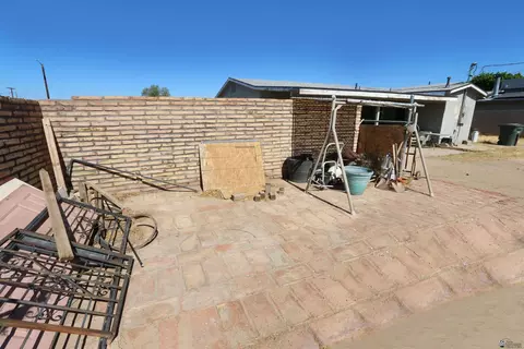 Exterior - 1237 S 10 Ave, Yuma, AZ 85364 photo 5 of 7