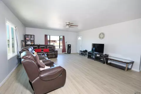 Living - 1237 S 10 Ave, Yuma, AZ 85364 photo 2 of 2