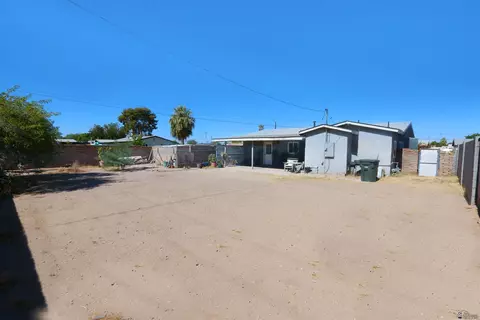 Exterior - 1237 S 10 Ave, Yuma, AZ 85364 photo 2 of 7