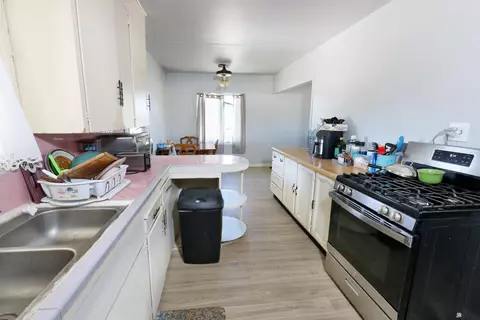 Kitchen - 1237 S 10 Ave, Yuma, AZ 85364 photo 2 of 3