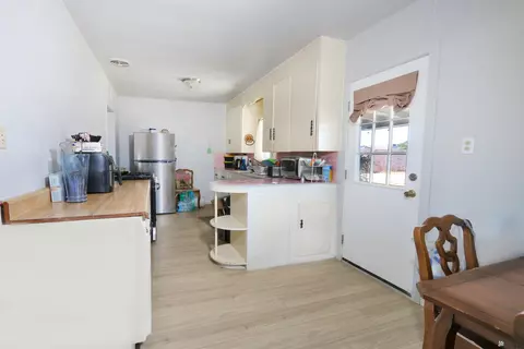 Kitchen - 1237 S 10 Ave, Yuma, AZ 85364 photo 1 of 3