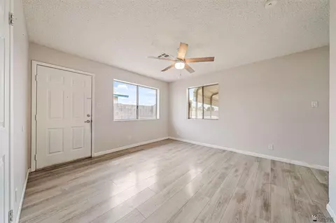 Living - 11520 S Phoenix Dr, Yuma, AZ 85367 photo 2 of 2