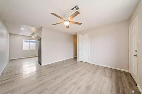 Living - 11520 S Phoenix Dr, Yuma, AZ 85367 photo 1 of 2