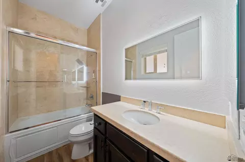 Bath - 5914 E 39 Pl, Yuma, AZ 85365 photo 6 of 6