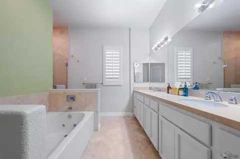 Bath - 5914 E 39 Pl, Yuma, AZ 85365 photo 4 of 6