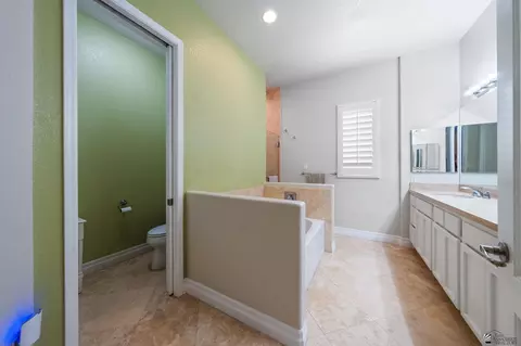 Bath - 5914 E 39 Pl, Yuma, AZ 85365 photo 5 of 6