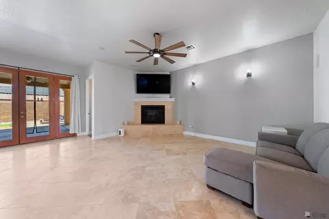Living - 5914 E 39 Pl, Yuma, AZ 85365 photo 2 of 3
