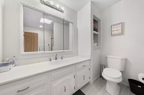 Bath - 529 E 26 St, Yuma, AZ 85364 photo 2 of 4
