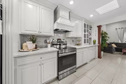 Kitchen - 529 E 26 St, Yuma, AZ 85364 photo 5 of 6