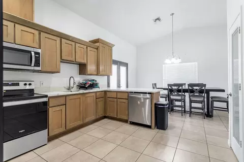 Kitchen - 7913 E 34 Pl, Yuma, AZ 85365 photo 2 of 2