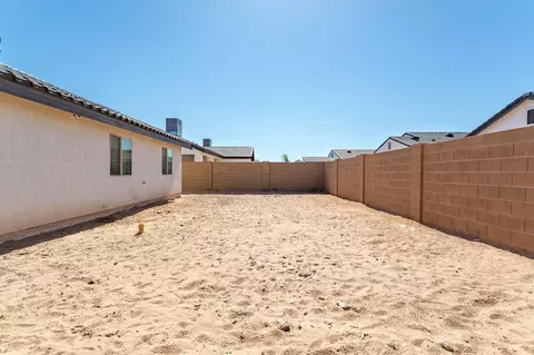 Exterior - 7913 E 34 Pl, Yuma, AZ 85365 photo 3 of 7
