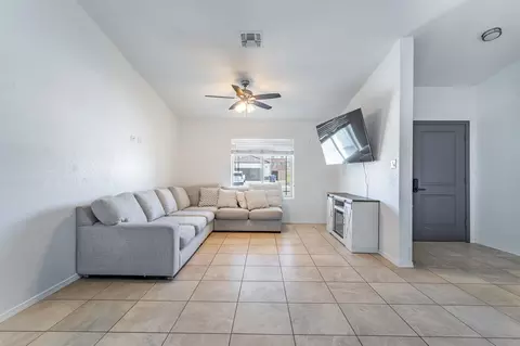 Living - 7913 E 34 Pl, Yuma, AZ 85365 photo 1 of 2