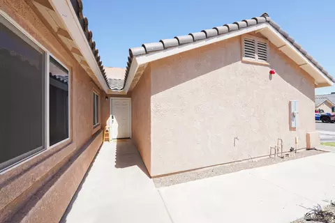 Entry Way - 7348 E 37 St, Yuma, AZ 85365 photo 2 of 4