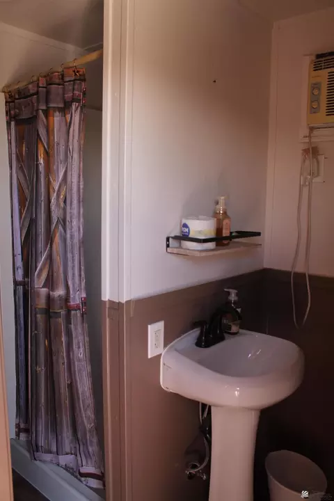 Bath - 9676 E 33 Ln, Yuma, AZ 85365 photo 2 of 2