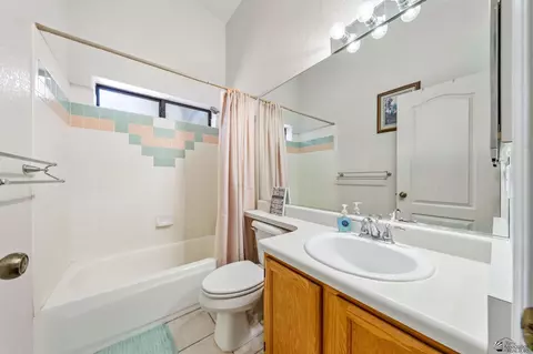 Bath - 13381 E 40 Dr, Yuma, AZ 85367 photo 4 of 4