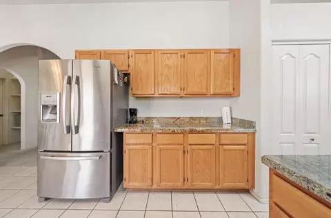 Kitchen - 13381 E 40 Dr, Yuma, AZ 85367 photo 3 of 5