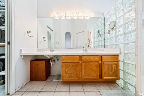 Bath - 13381 E 40 Dr, Yuma, AZ 85367 photo 1 of 4