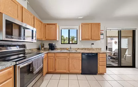 Kitchen - 13381 E 40 Dr, Yuma, AZ 85367 photo 1 of 5
