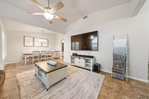 Living - 11514 E 35 Pl, Yuma, AZ 85367 photo 2 of 2