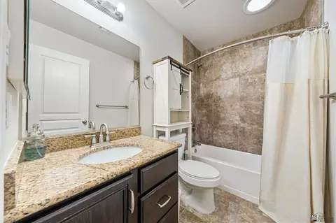 Bath - 11514 E 35 Pl, Yuma, AZ 85367 photo 1 of 3