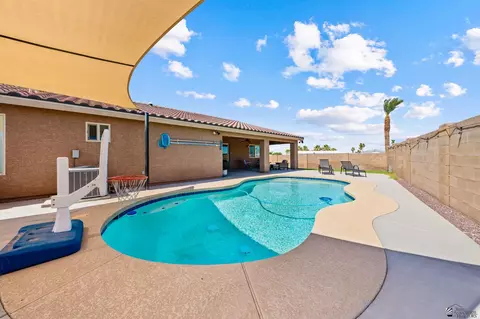 Exterior - 11514 E 35 Pl, Yuma, AZ 85367 photo 2 of 7
