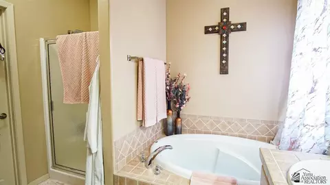 Bath - 14646 E 49 Dr, Yuma, AZ 85367 photo 4 of 4