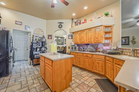 Kitchen - 14646 E 49 Dr, Yuma, AZ 85367 photo 2 of 3