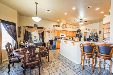 Dining - 14646 E 49 Dr, Yuma, AZ 85367 photo 2 of 2