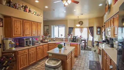 Kitchen - 14646 E 49 Dr, Yuma, AZ 85367 photo 2 of 2