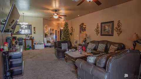 Living - 14646 E 49 Dr, Yuma, AZ 85367 photo 3 of 3