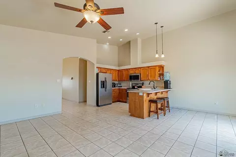 Kitchen - 10112 E 36 St, Yuma, AZ 85365 photo 1 of 2