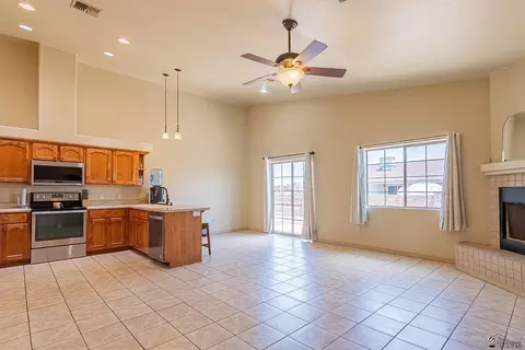 Living - 10112 E 36 St, Yuma, AZ 85365 photo 1 of 3